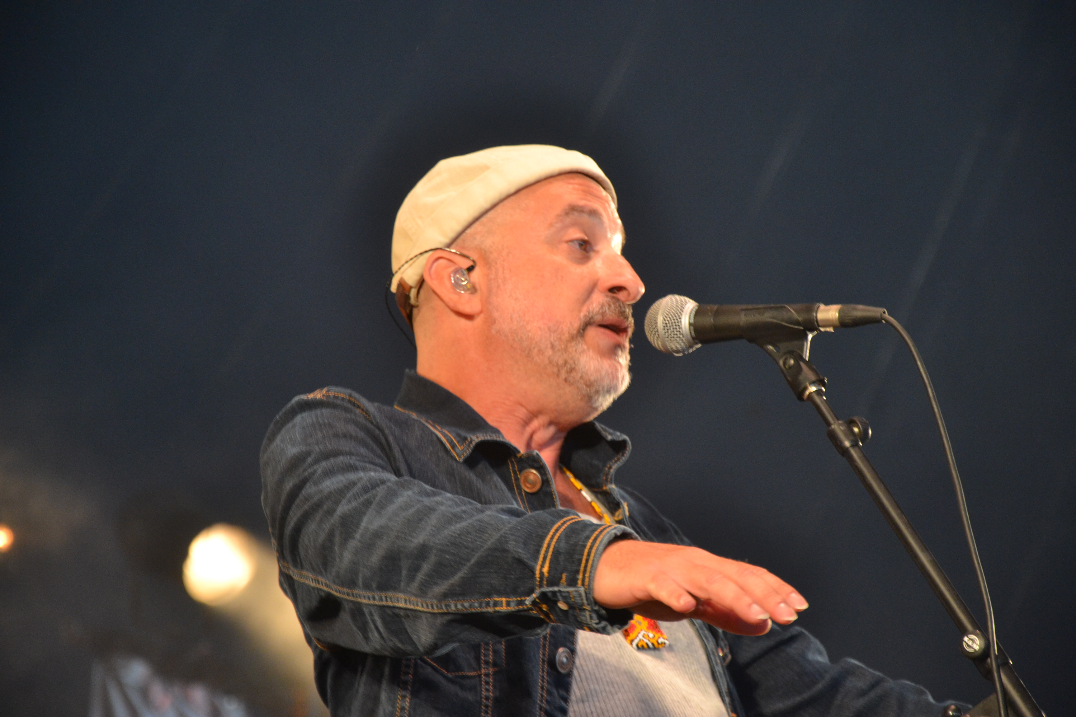 Lucas Santtana : le paradis, c’est ici !
