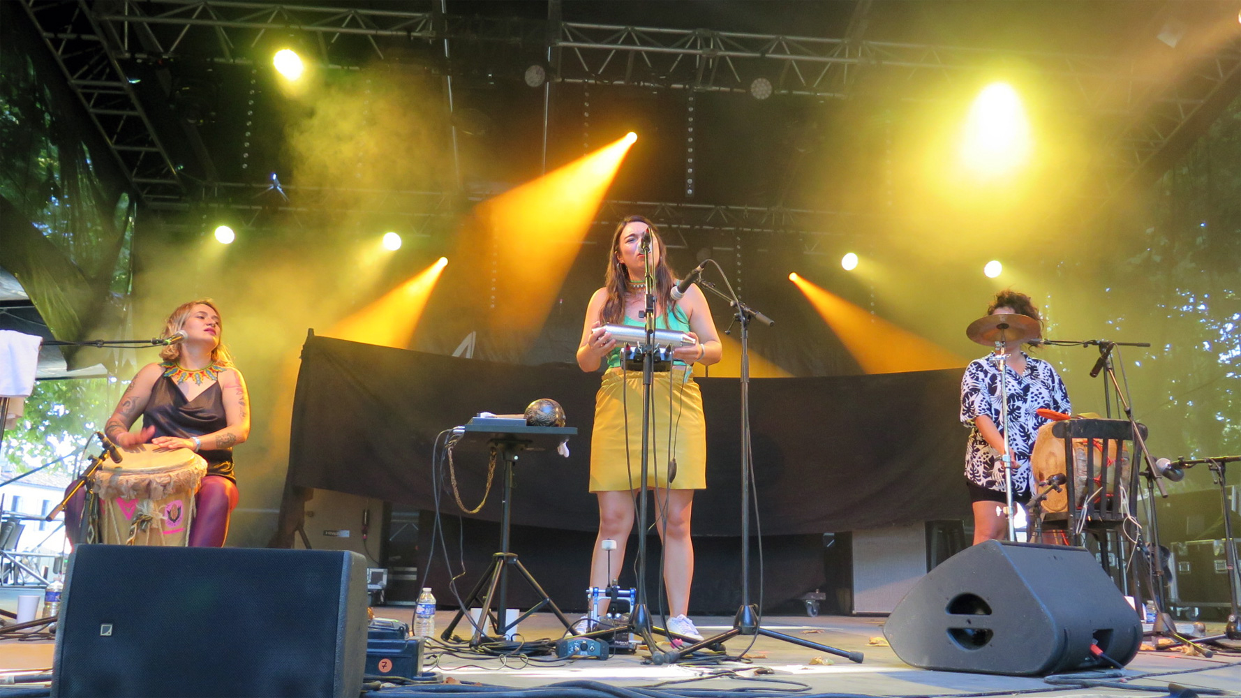 La perla : las tres brujas de la cumbia
